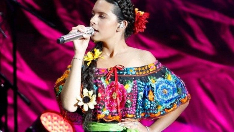 Ángela Aguilar tiene un cumpleaños musical