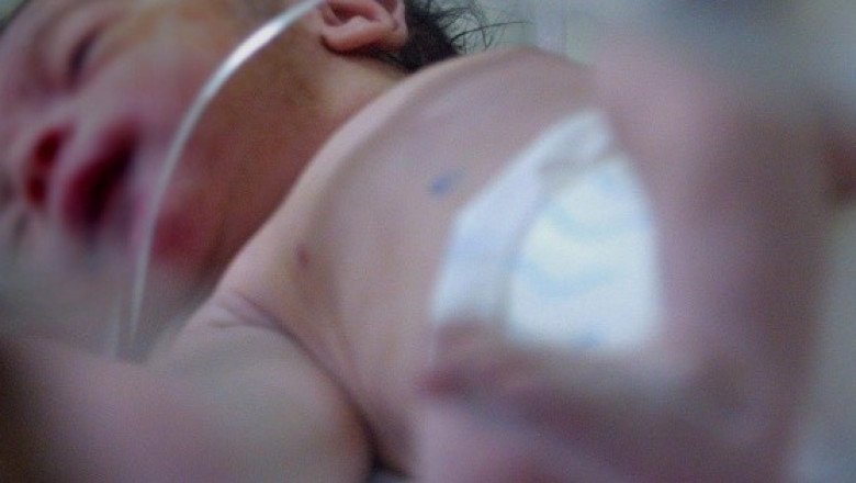 Cambio de bebés por error sacude a España; demandan a la administración sanitaria