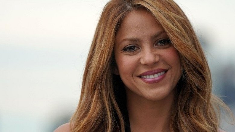 Denuncian que acompañantes de Shakira "intimidaron" a un fotógrafo en España
