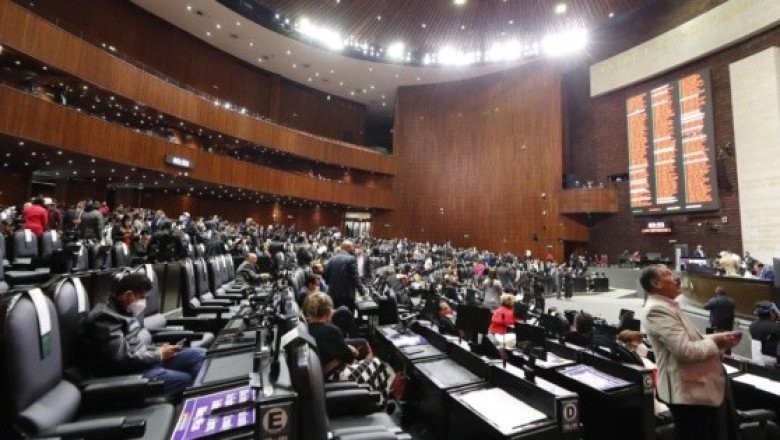 Diputados quitan acrílicos anti COVID que costaron 3.7 MDP