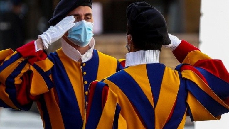 El Vaticano no pagará a empleados que no presenten pase sanitario