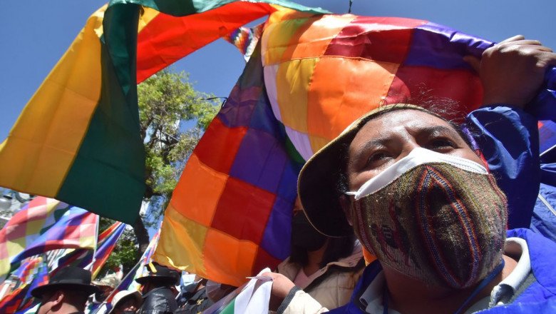Un incidente con la bandera indígena agrava la polarización política boliviana