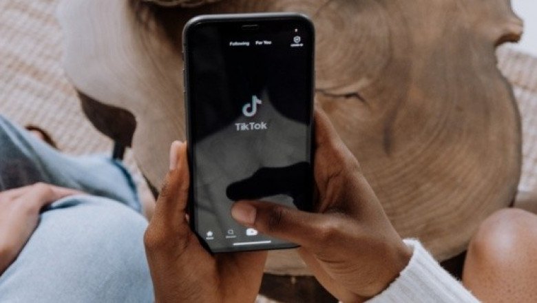 Viral: ‘TikToker’ graba video jugando con especie venenosa sin saberlo