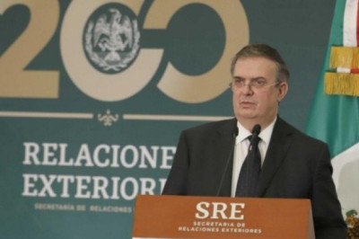 Ebrard anuncia programa de ascensos para personal de Servicio Exterior Mexicano