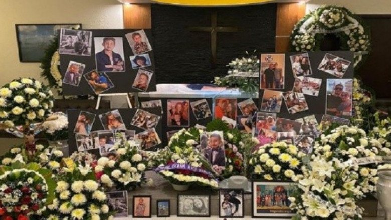 ¡Entre flores! Fans adornan el lugar donde murió Octavio Ocaña