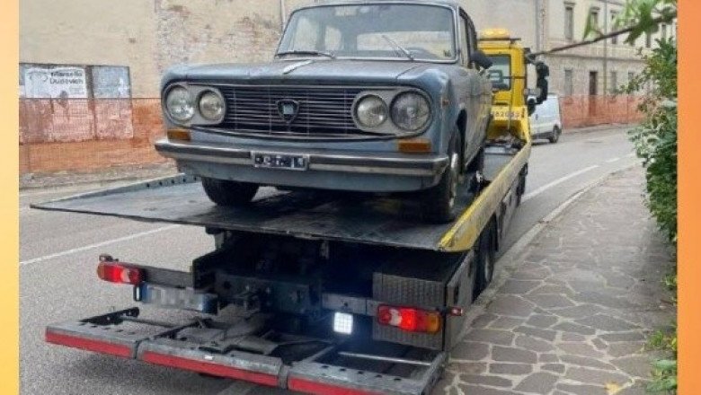 Retiran automóvil que llevaba 47 años estacionado en el mismo lugar