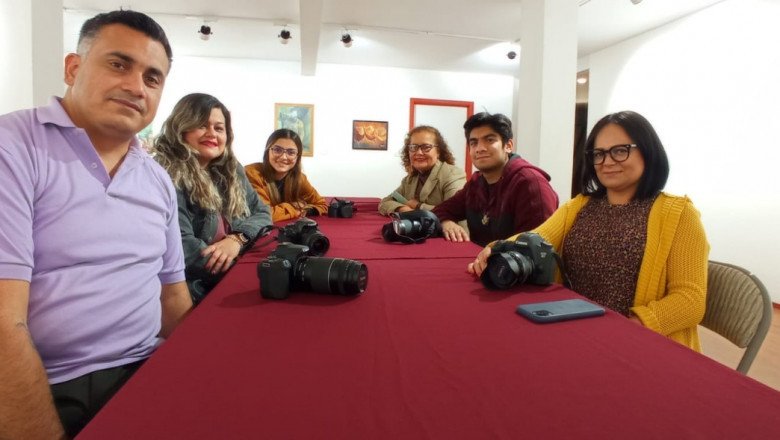 Imparten taller básico de fotografía en la Casa de la Cultura