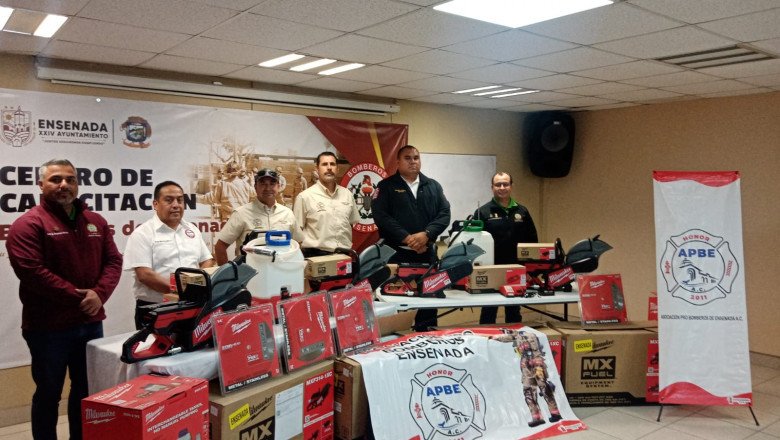 Donan herramientas a Bomberos de Ensenada