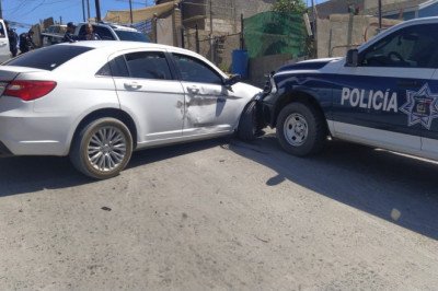 Roban vehículo con tres menores a bordo