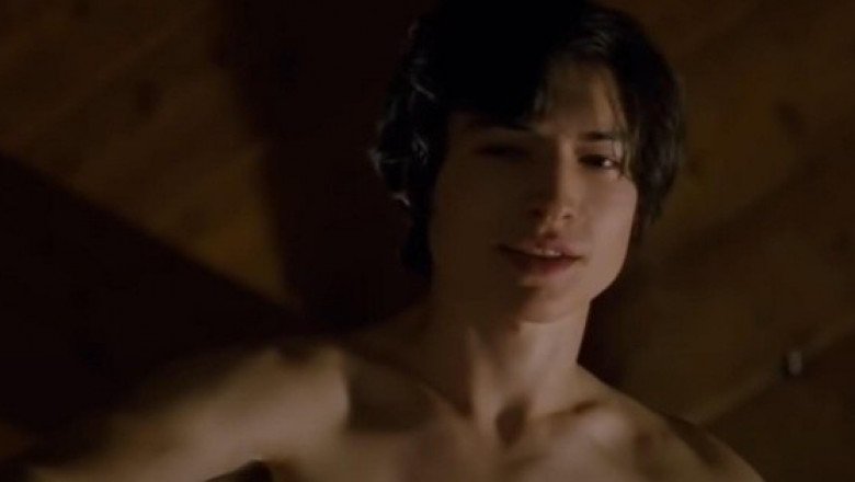 Acusan a Ezra Miller de suministrar drogas a una joven