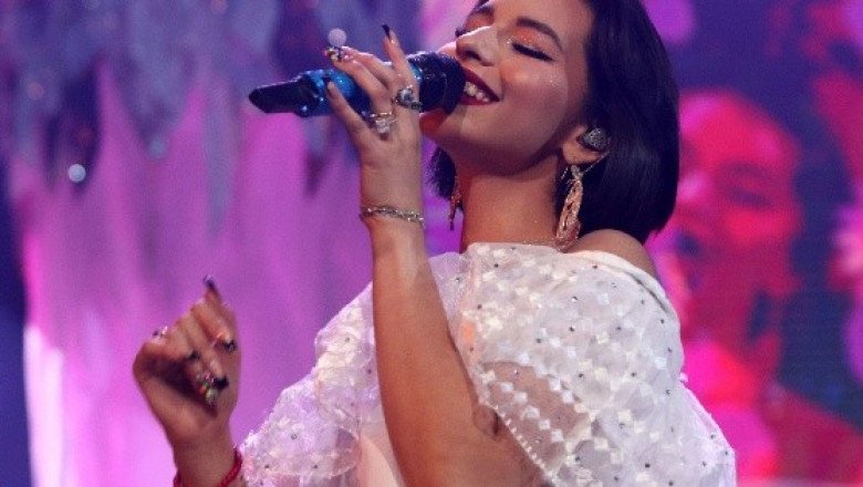 Ángela Aguilar estrena el cover “Amiga Mía” para celebrar el Pride