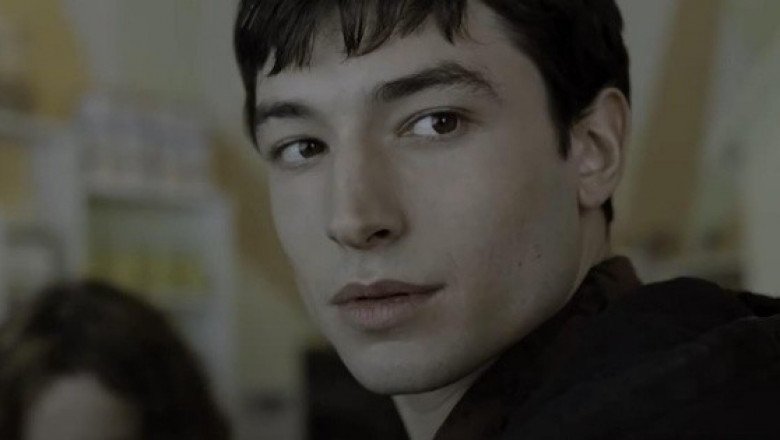 Aseguran que Ezra Miller ya no interpretará a "Flash"