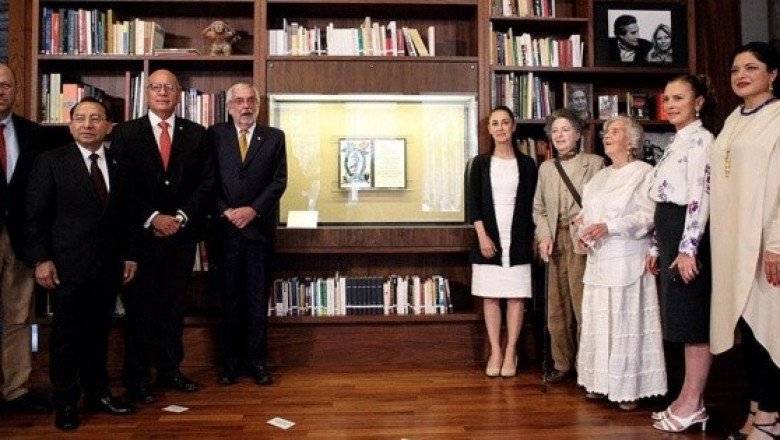 Depositan las cenizas de Octavio Paz en el Colegio de San Ildefonso