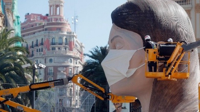España dice adiós al cubrebocas en casi todos los interiores