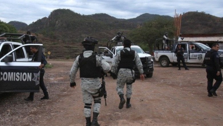 Iglesia reprueba plan de seguridad; AMLO lo sostiene