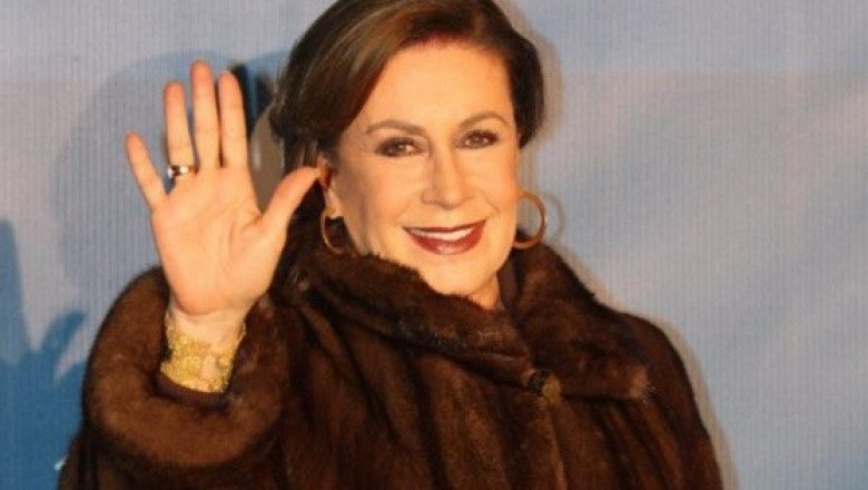 Laura Zapata se despide de Eva Mange con mariposas