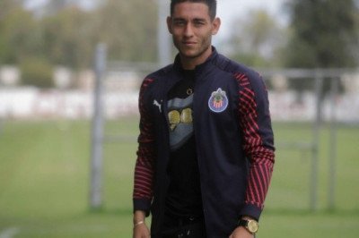 ¡Lo querían en el equipo! Afición de Chivas reprueba salida de este jugador