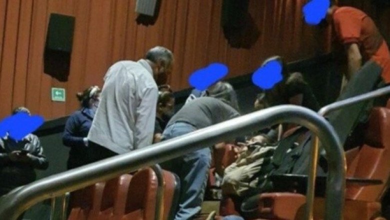 López-Gatell da primeros auxilios a joven en el cine