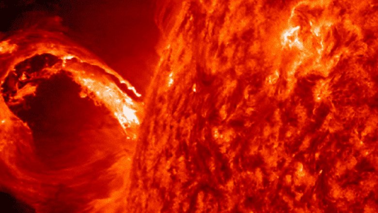 ¿Qué es una tormenta solar y por qué nos dejaría sin internet por meses?