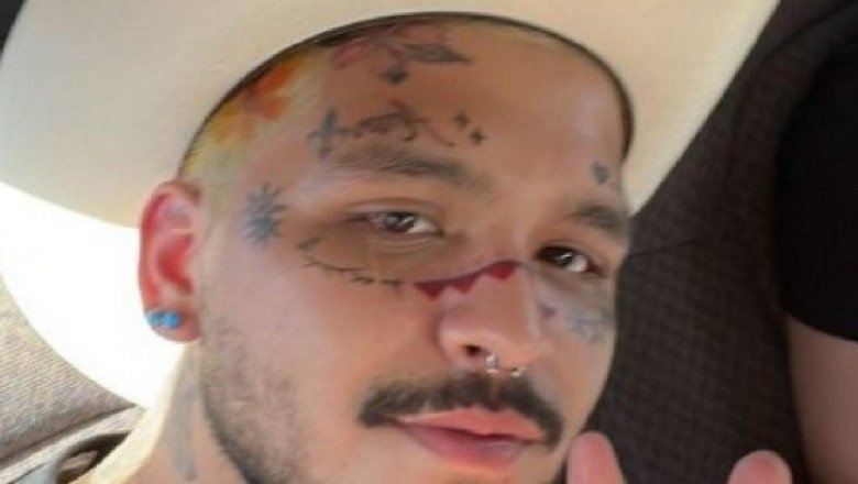 ¿Son falsos? Nodal es captado sin tatuajes en la cara (VIDEO)