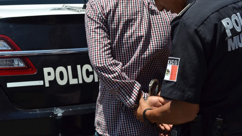 Intervienen a sujeto por “lavar su carro con agua”