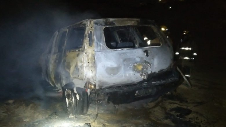 Queman 4 carros esta noche