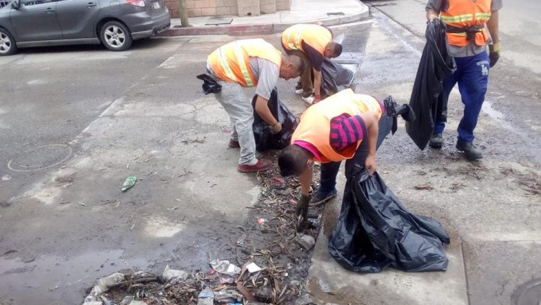 Retiran más de 8 toneladas de basura de camellones y pluviales