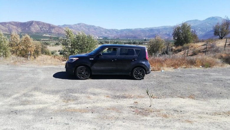 Localizan cuerpo sin vida dentro de camioneta