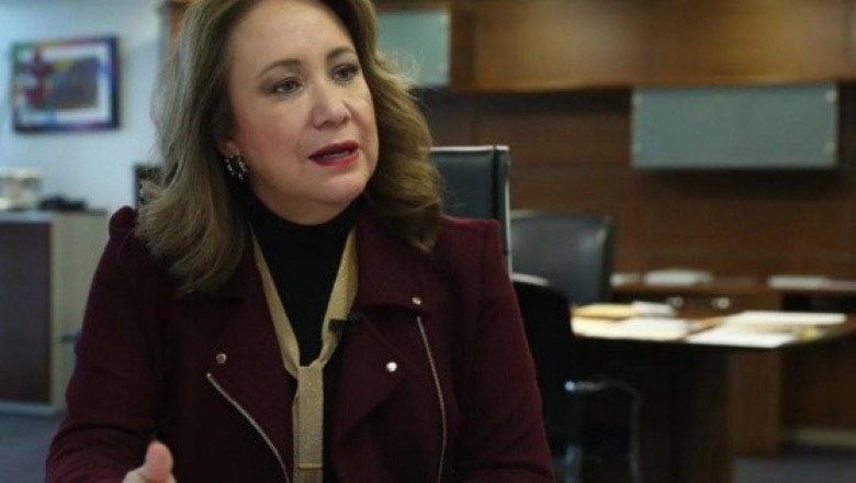 Báez confiesa en audio que tomó partes de tesis de ministra… y que mintió sobre notario