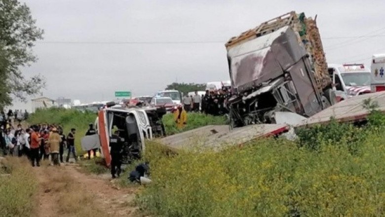 Choque entre autobús y tráiler deja 1 muerto y 34 heridos en Yucatán