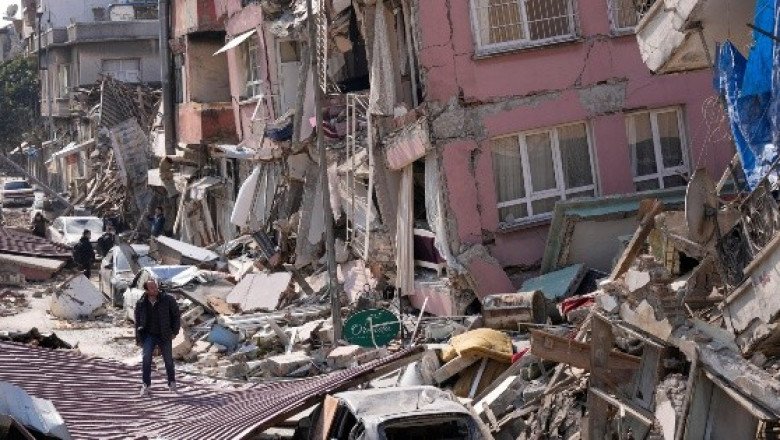 Suben a más de 33 mil los muertos en Turquía y Siria por terremotos