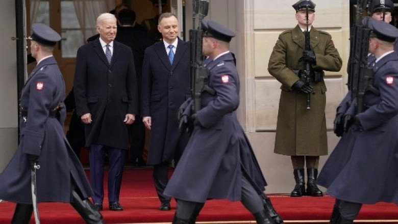 Biden se reúne con el presidente polaco Andrzej Duda y agradece su apoyo a Ucrania