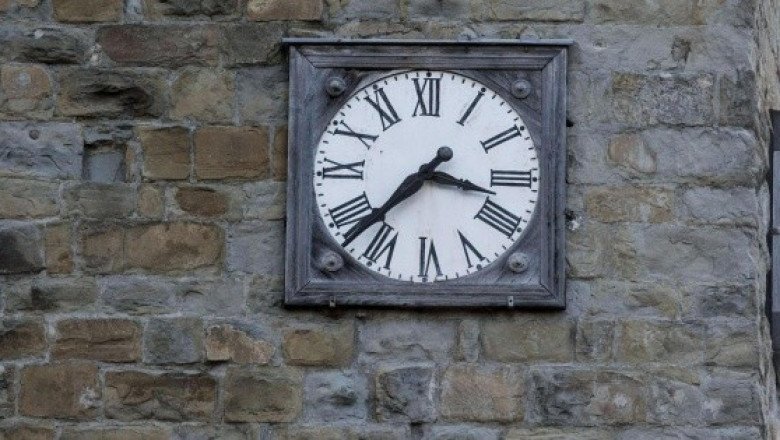 Sin cambio de horario; el regreso a la "Hora de Dios" que buscaba López Obrador