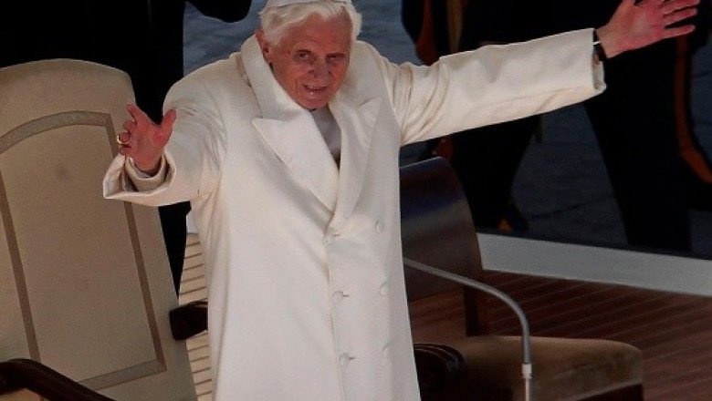 Fiscales archivan investigación contra Benedicto XVI por complicidad en abusos