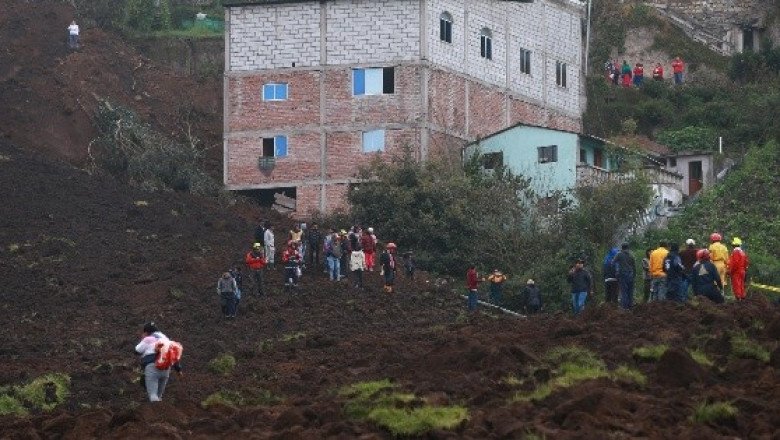 Alud de gran magnitud sepulta decenas de casas en Ecuador