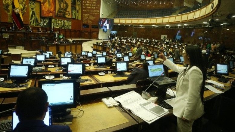 Rafael Correa califica de ilegal la "muerte cruzada" decretada por Lasso