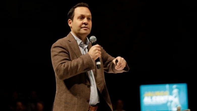 Clemente Castañeda exige aparición de 50 migrantes y dos mexicanos