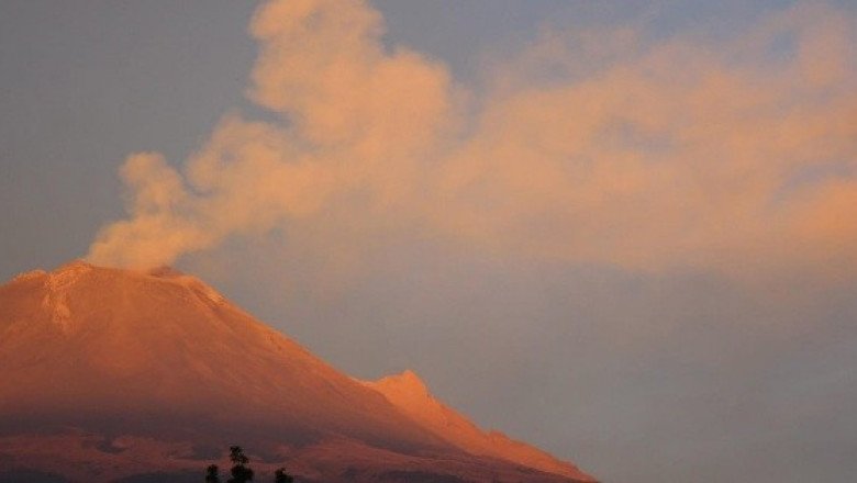 ¿Cómo amaneció el Popocatépetl este lunes?