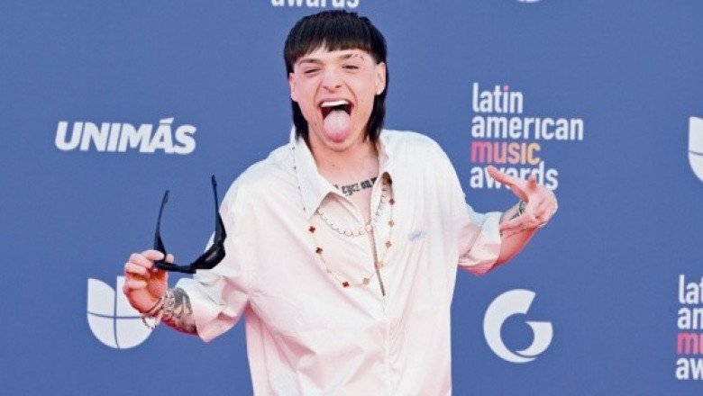 Peso Pluma presenta su nueva producción “Plebada”