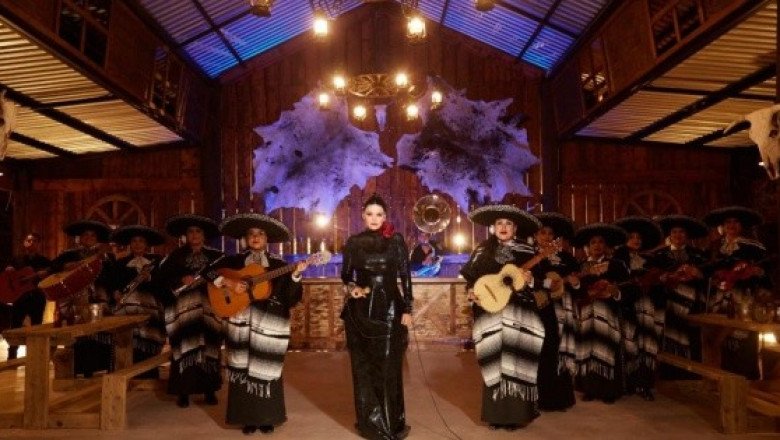 Yuridia lanza su nuevo tema "Malamente", autoría de "El Gallo" Elizalde