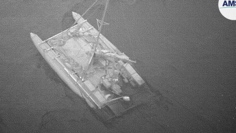 Rescatan a marineros que fueron atacados por tiburones
