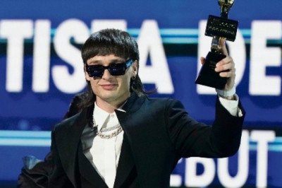 Peso Pluma le dedica su primer premio Billboard a México
