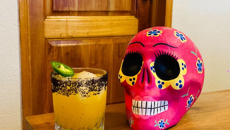 Con motivo de la celebración del Día de Muertos un buen Coctel