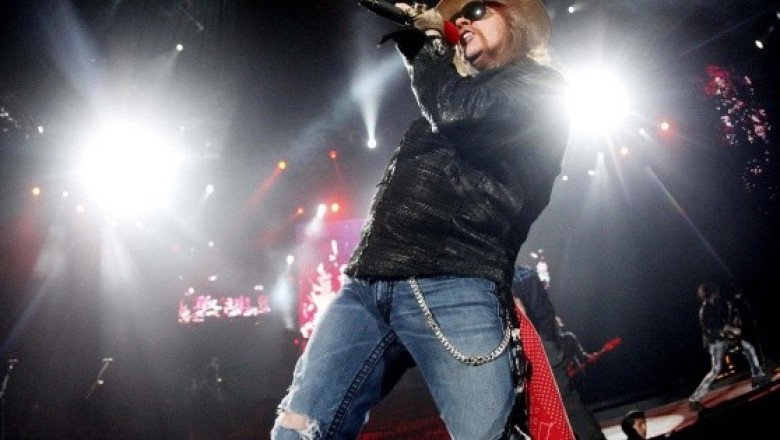 Axl Rose, líder de Guns N'Roses, es acusado de agresión sexual