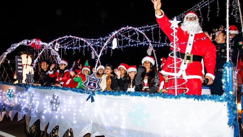 Exitoso Desfile Navideño y verbena popular en San Quintín