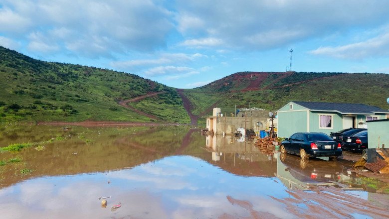 Una colonia quedó bajo el agua tras lluvias