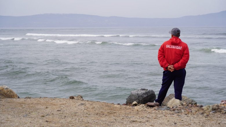 Refuerzan Bomberos trabajos en la búsqueda de militares desparecidos en el mar