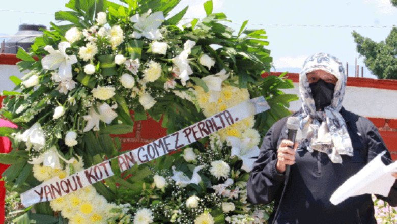 Se entregan policías implicados en muerte de normalista de Guerrero