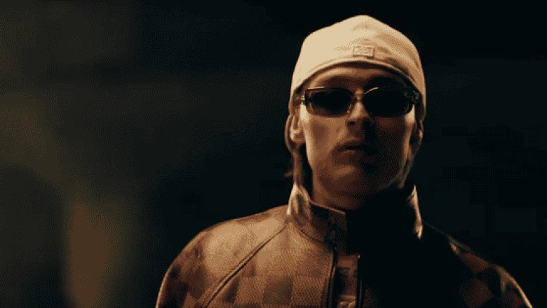 Peso Pluma abandona el mullet para estrenar su "Éxodo"