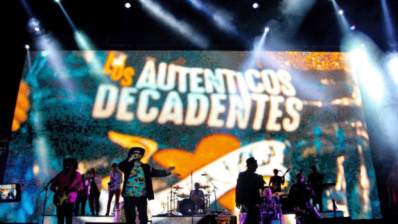 Los Auténticos Decadentes celebran en grande 38 años de trayectoria en Fiestas de Octubre